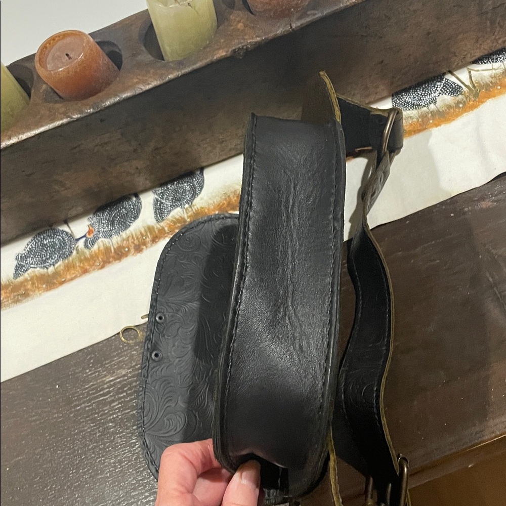 🌟🌟HOST PICK🌟🌟Absolutely Stunning Leather Handmade Belt Bag - Picture 12 of 12